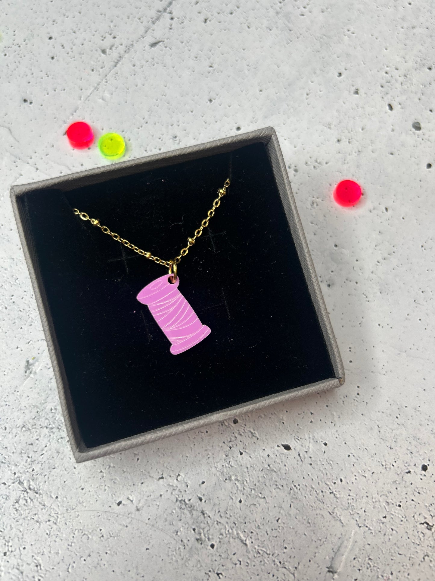 Statement Kette "Garnrolle" gold - verschiedene Farben verfügbar