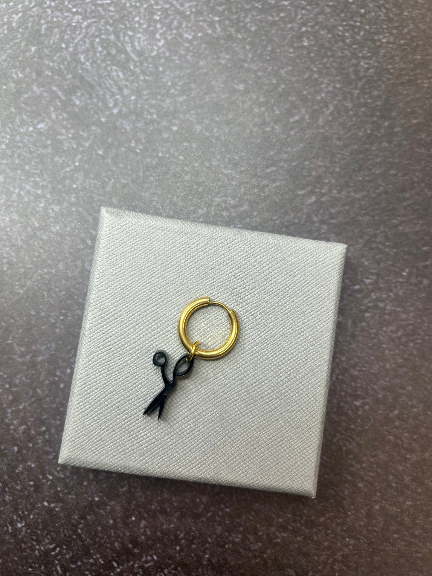 Creole / Ohrring "Schere" gold - verschiedene Farben verfügbar