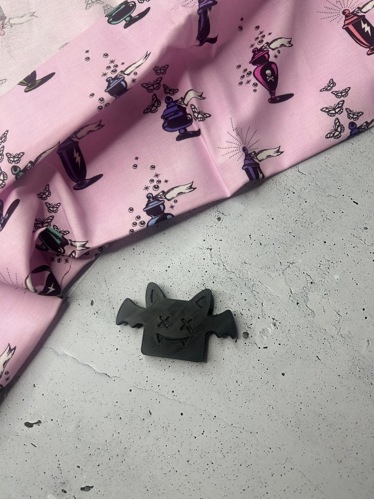 Magnetischer Needleminder "Bat Guy" - verschiedene Farben (Kopie)