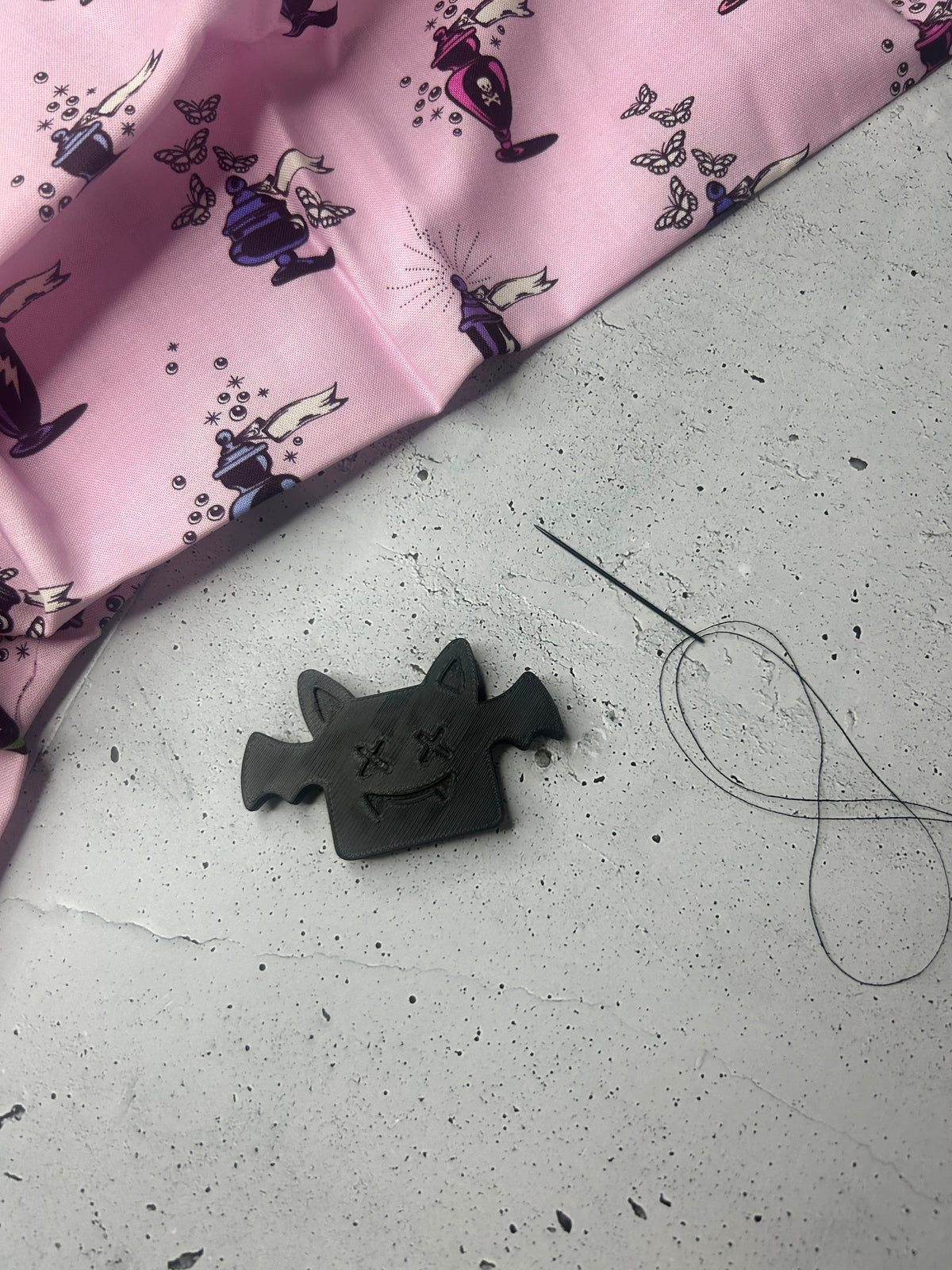 Magnetischer Needleminder "Bat Guy" - verschiedene Farben (Kopie)