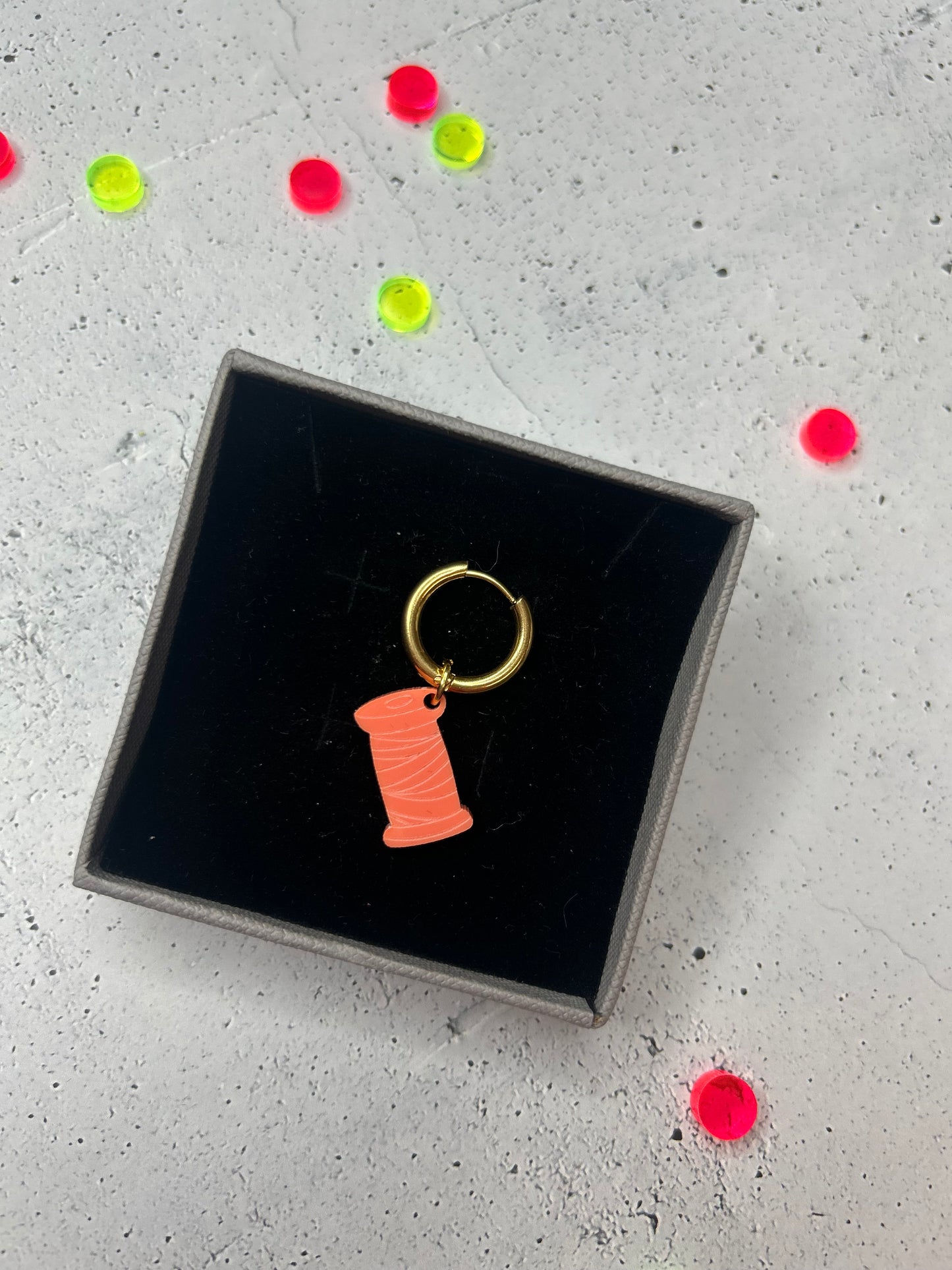 Creole / Ohrring "Garnrolle" gold - verschiedene Farben verfügbar