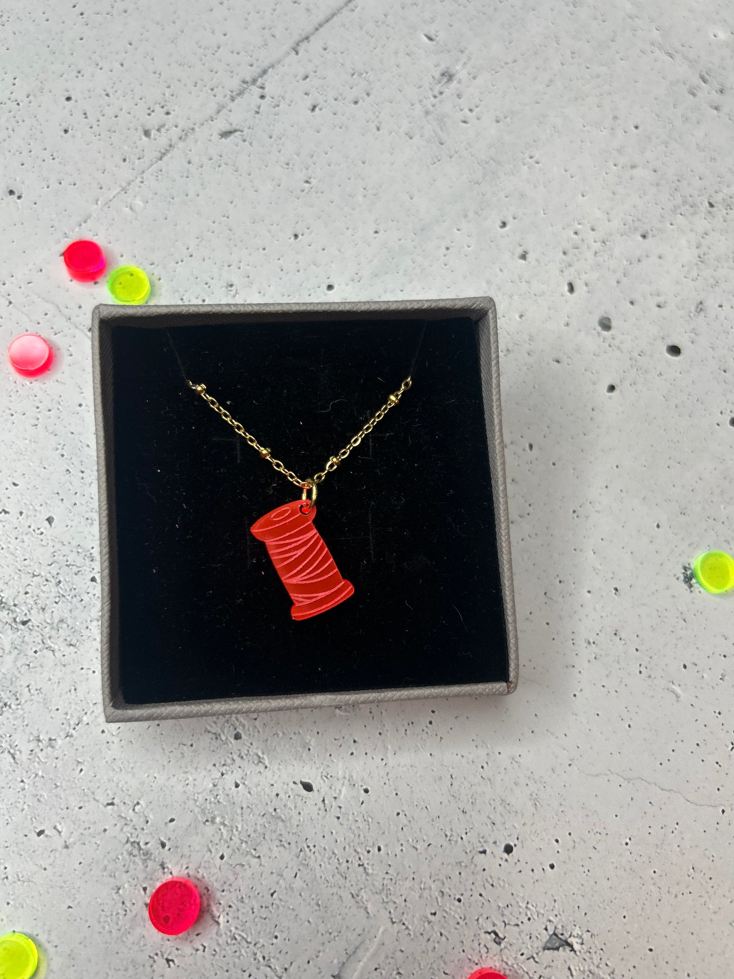 Statement Kette "Garnrolle" gold - verschiedene Farben verfügbar