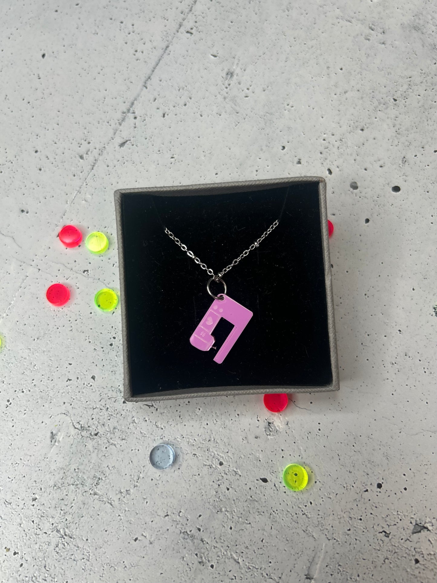 Statement Kette "Nähmaschine" silber - verschiedene Farben verfügbar