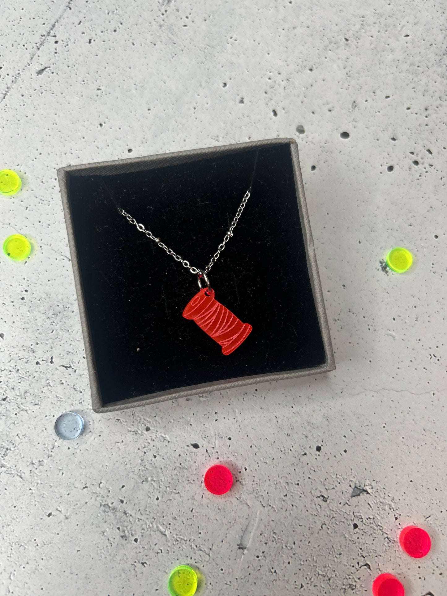 Statement Kette "Garnrolle" silber - verschiedene Farben verfügbar