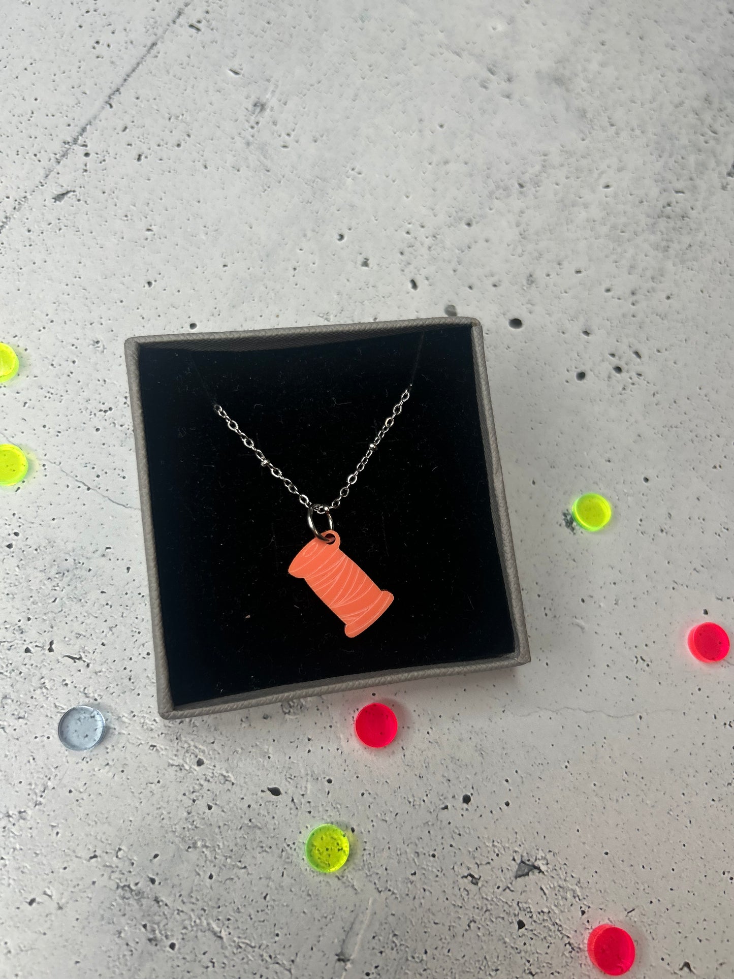 Statement Kette "Garnrolle" silber - verschiedene Farben verfügbar