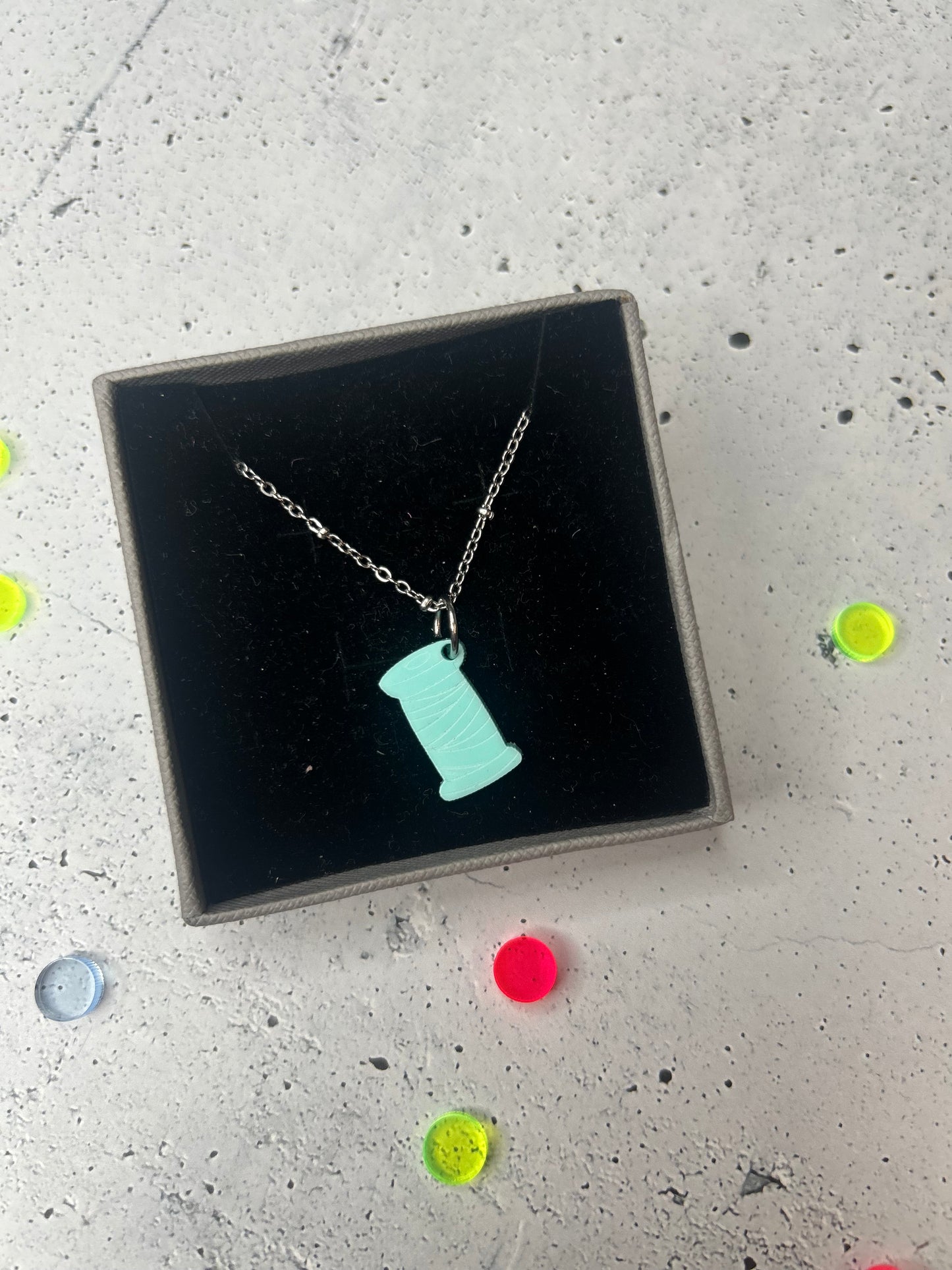 Statement Kette "Garnrolle" silber - verschiedene Farben verfügbar