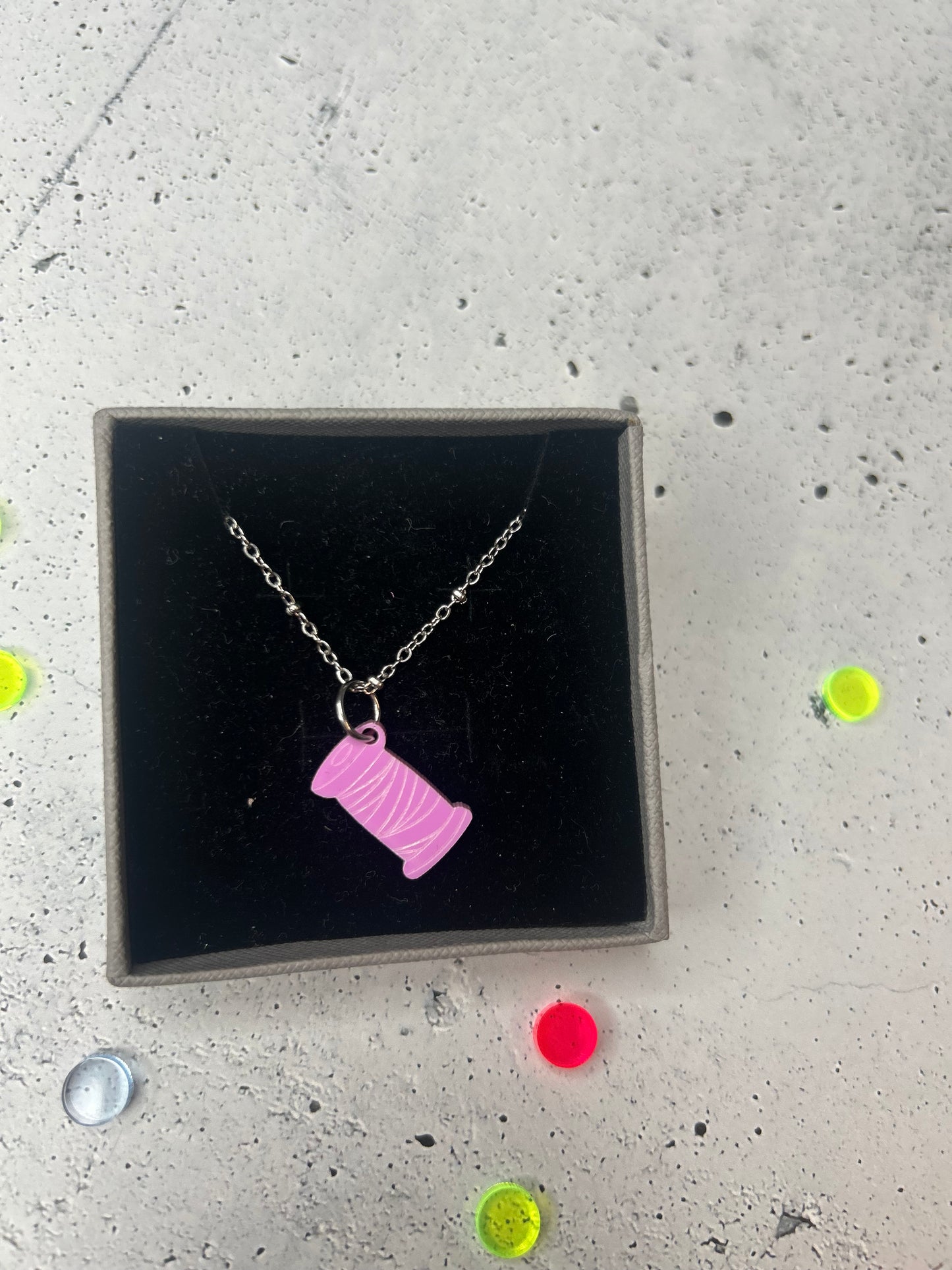 Statement Kette "Garnrolle" silber - verschiedene Farben verfügbar