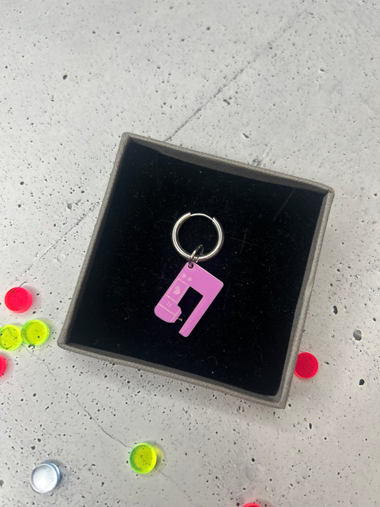 Creole / Ohrring "Nähmaschine" silber - verschiedene Farben verfügbar