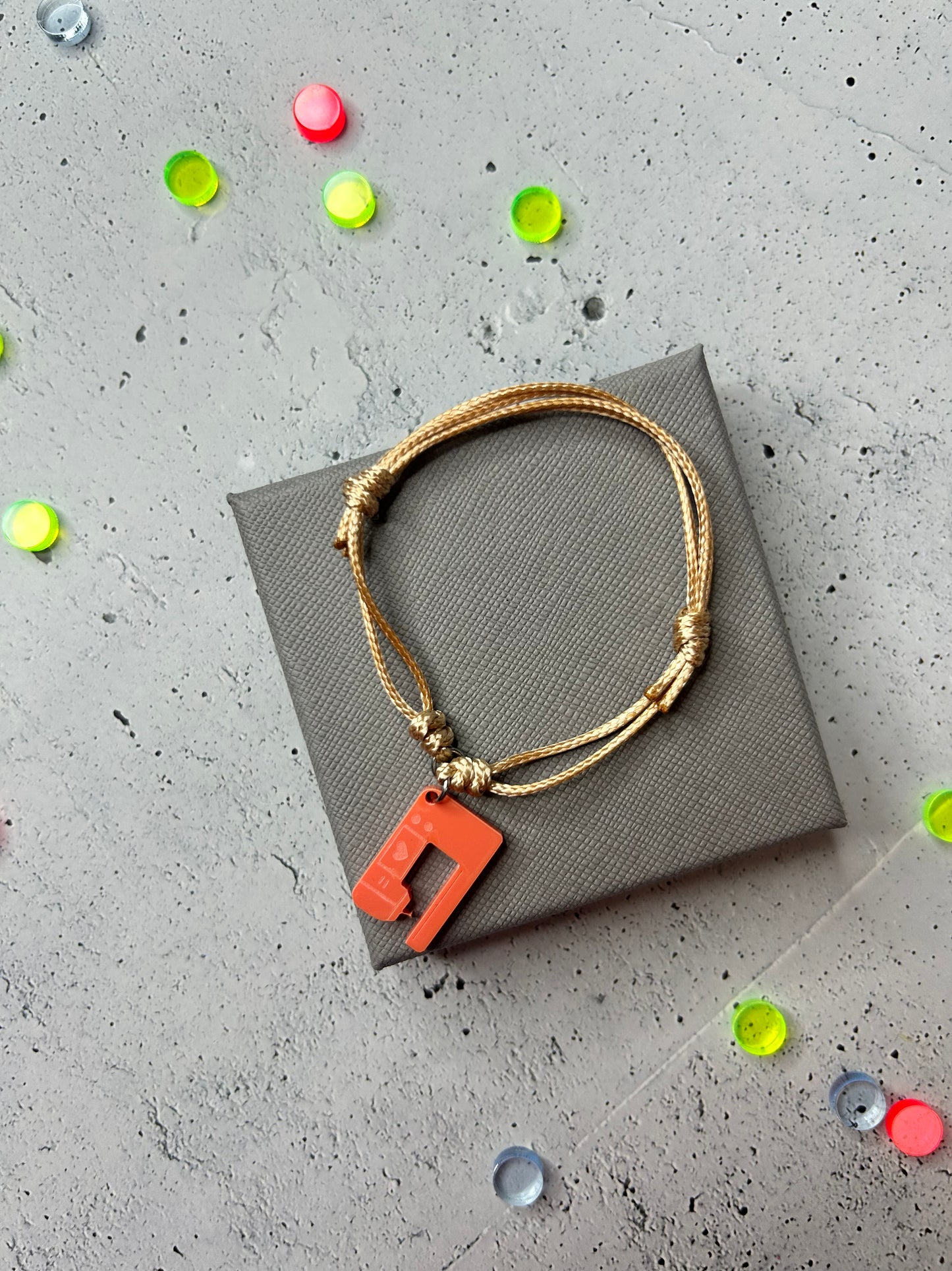 Armband Natur "Nähmaschine" - verschiedene Farben verfügbar