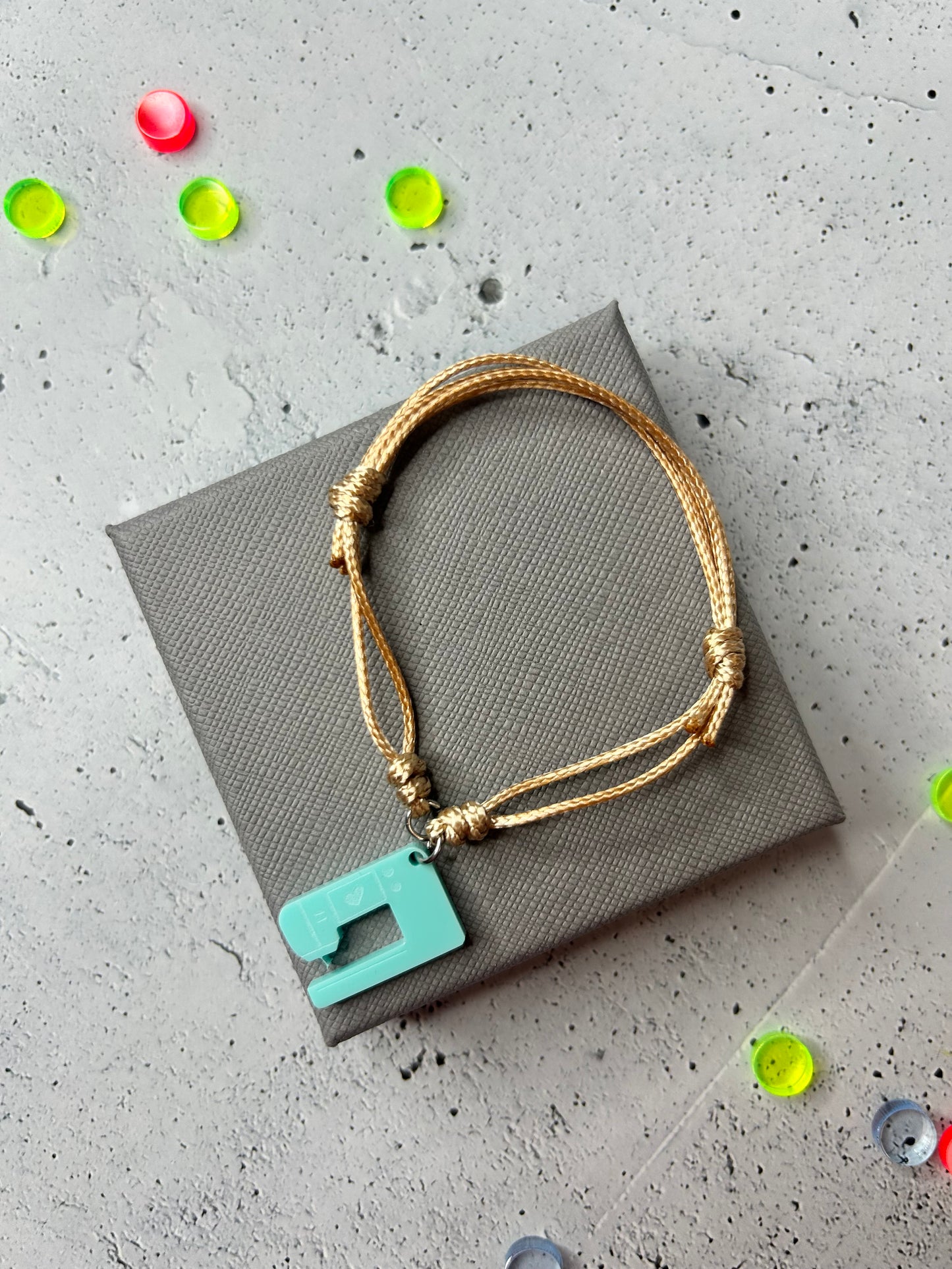 Armband Natur "Nähmaschine" - verschiedene Farben verfügbar