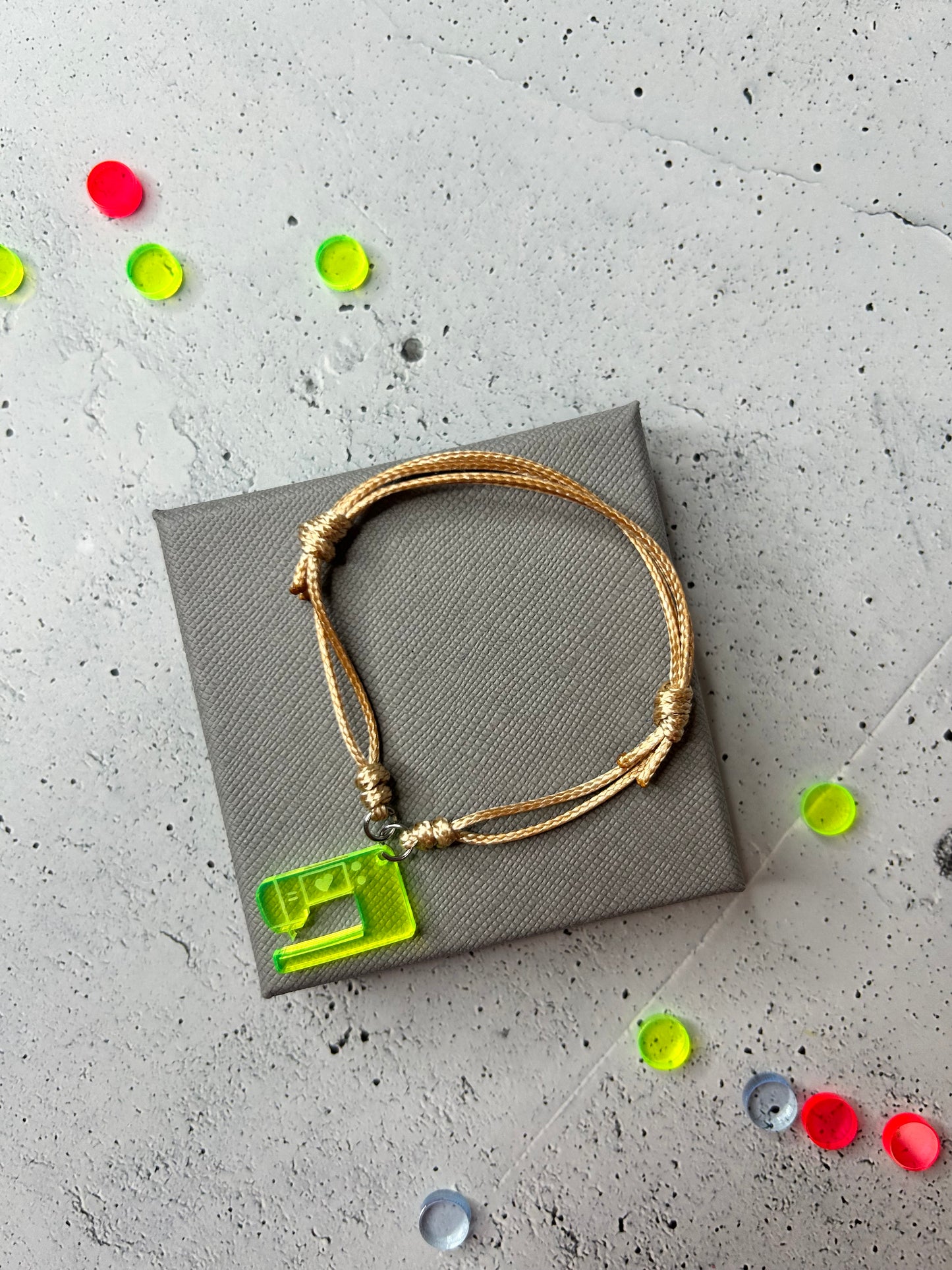 Armband Natur "Nähmaschine" - verschiedene Farben verfügbar