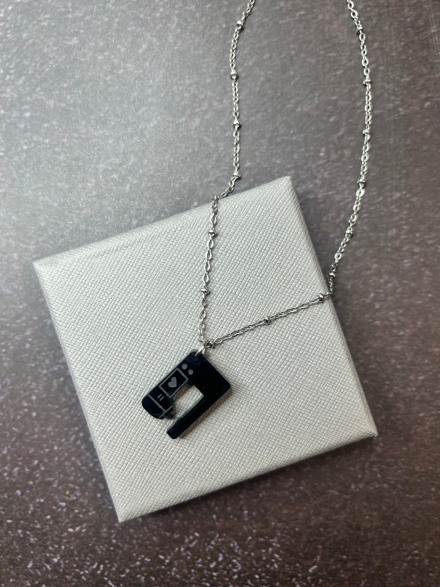 Statement Kette "Nähmaschine" silber - verschiedene Farben verfügbar