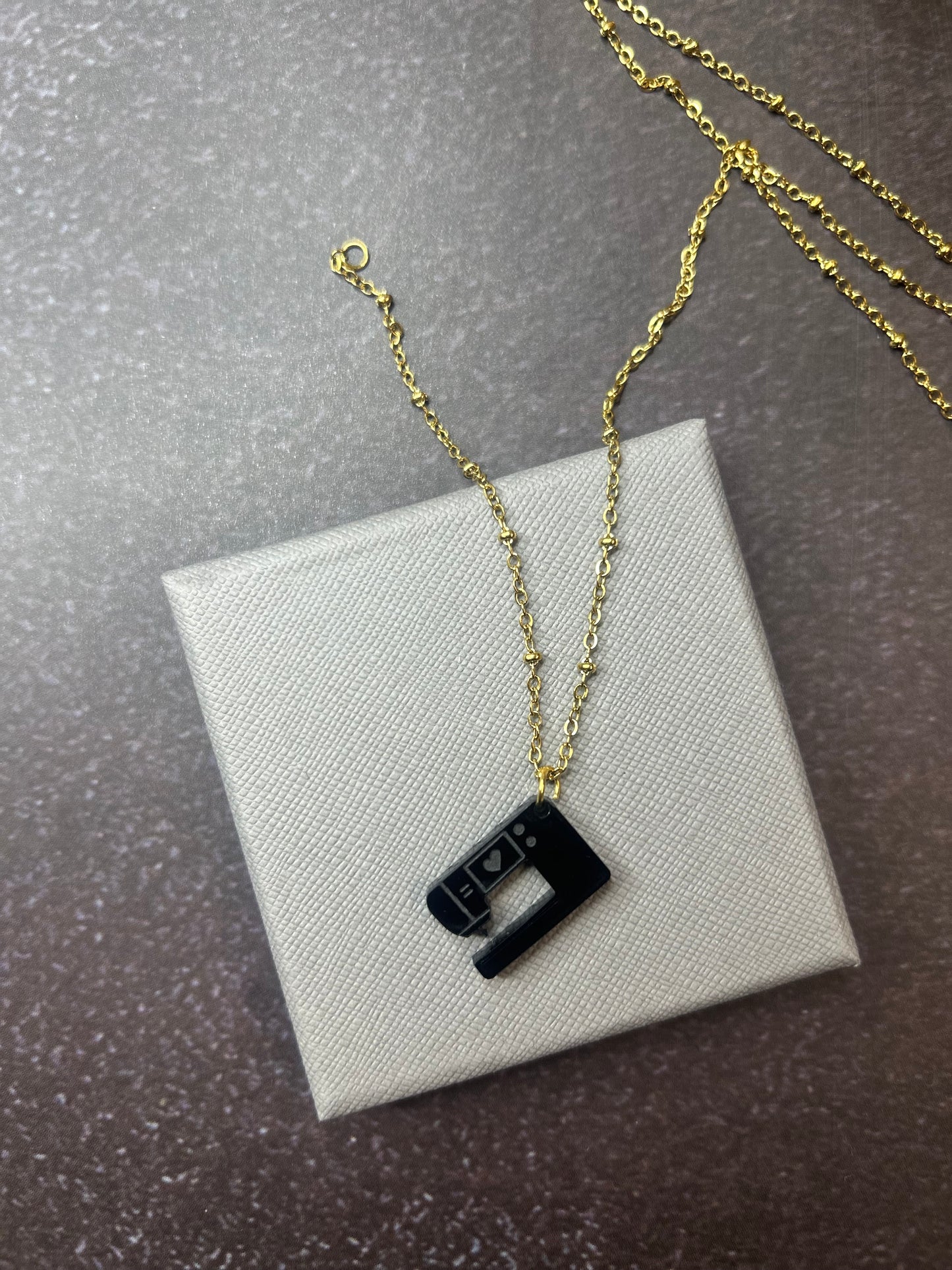 Statement Kette "Nähmaschine" gold - verschiedene Farben verfügbar