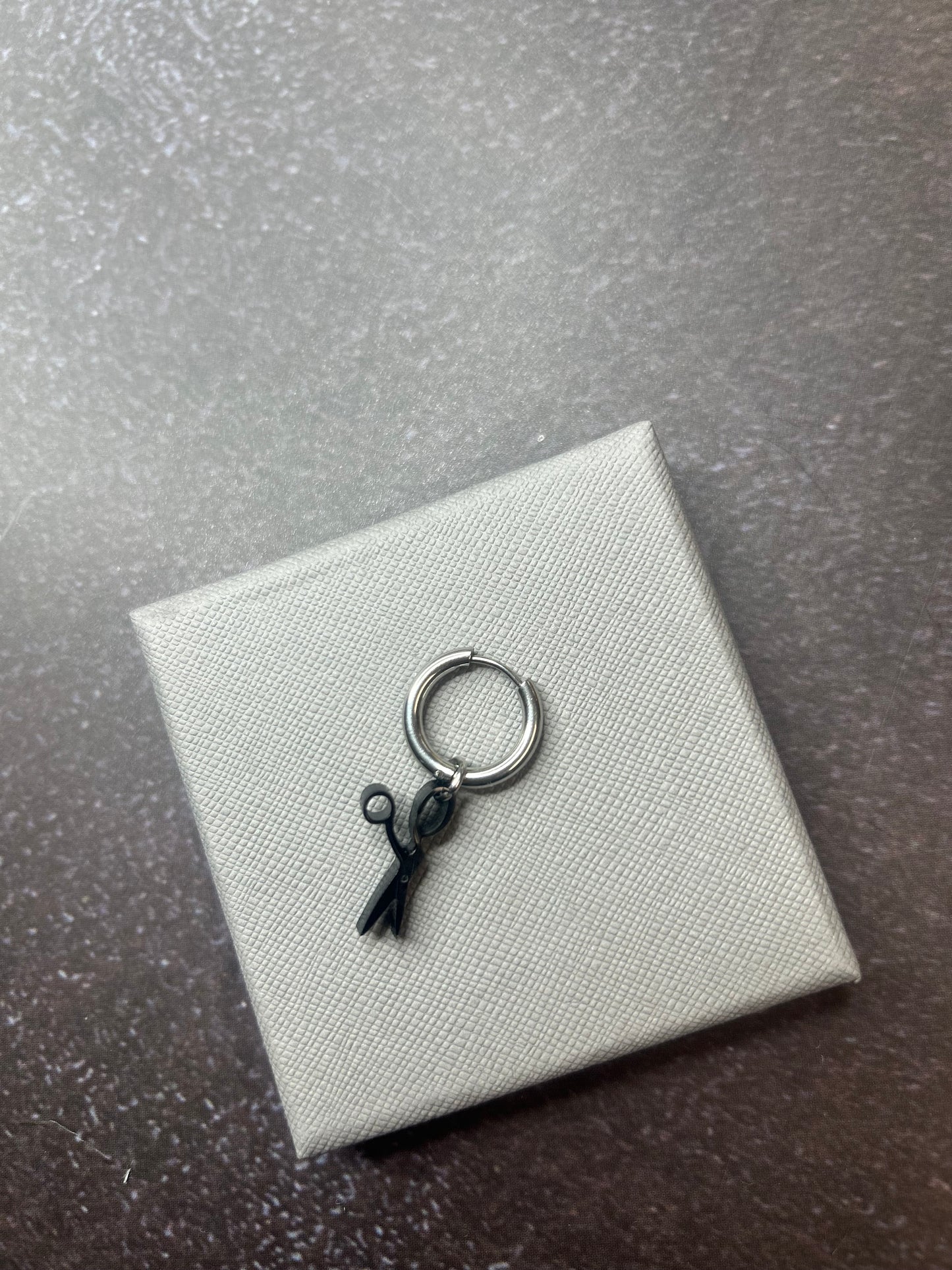 Creole / Ohrring "Schere" silber - verschiedene Farben verfügbar